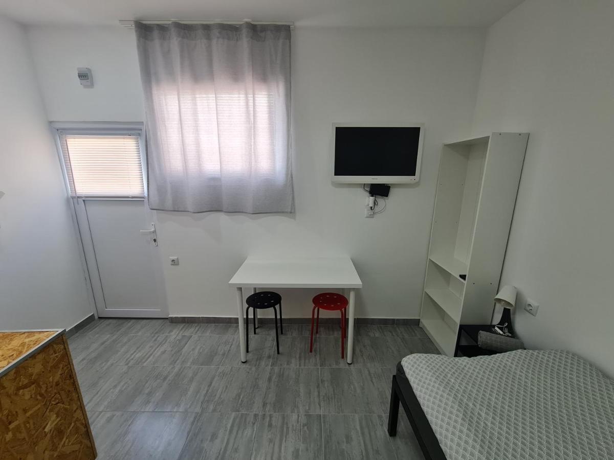 Budget Apartment LeLo Center1 Osijek Buitenkant foto
